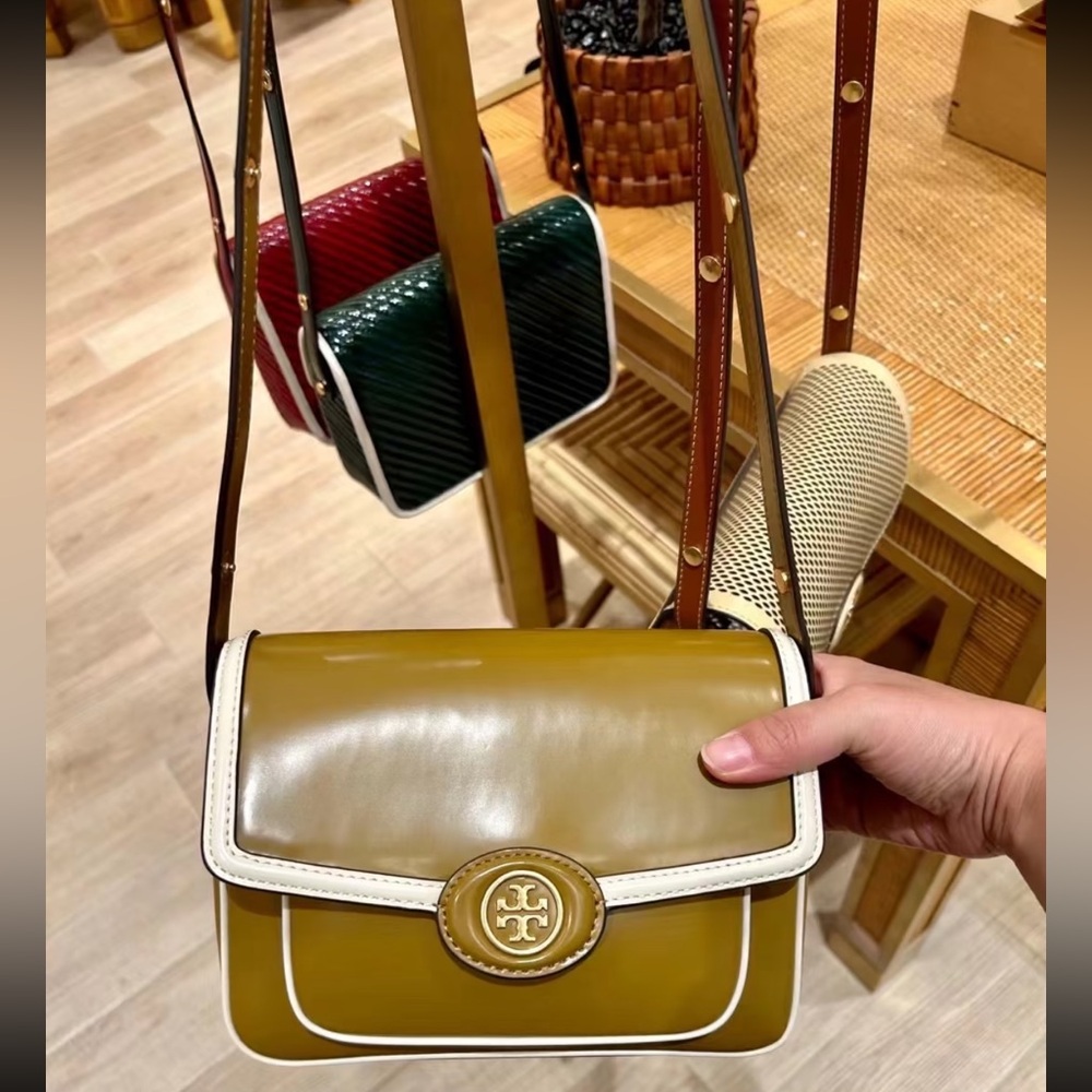 NWT Tory Burch Robinson Colorblock
Convertible Leather
Shoulder Bag